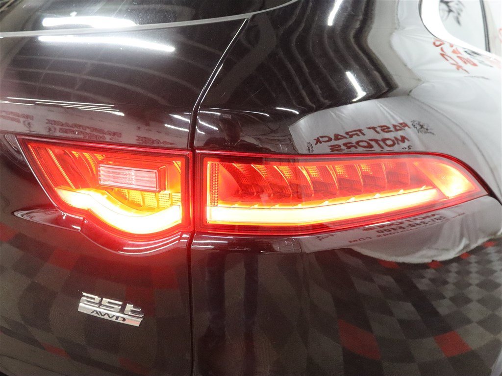 Used 2018 Jaguar F-PACE Prestige AWD/4WD image 12