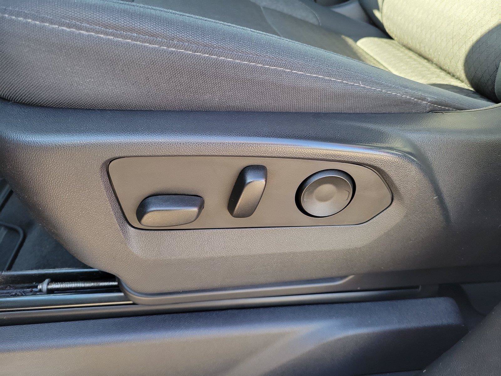 Used 2023 Chevrolet Silverado 1500 LT AWD/4WD image 16