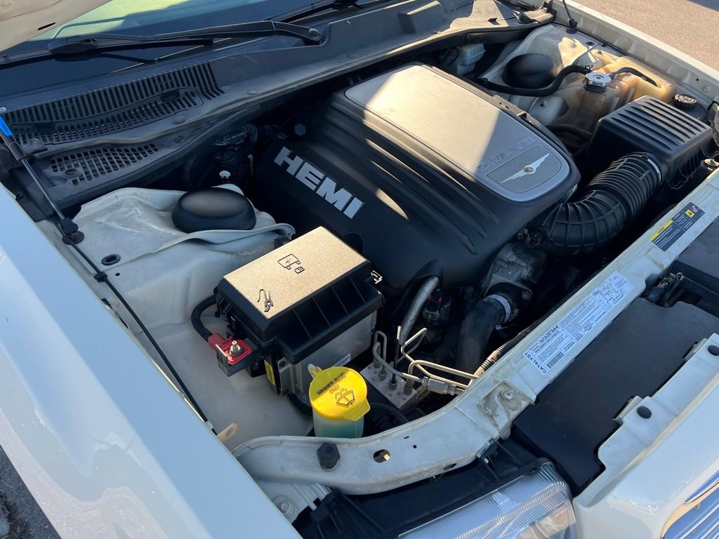 Used 2006 Chrysler 300 C w/ Protection Group II image 46