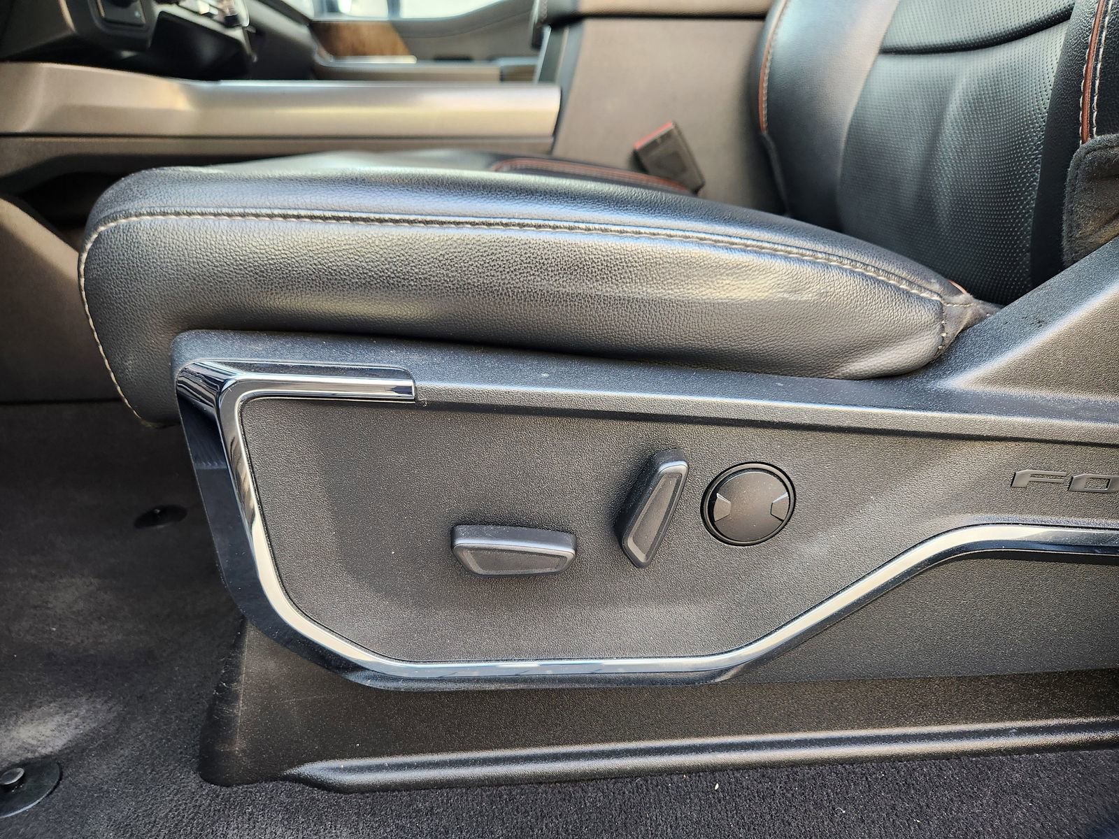 Used 2024 Ford F250 Lariat image 32