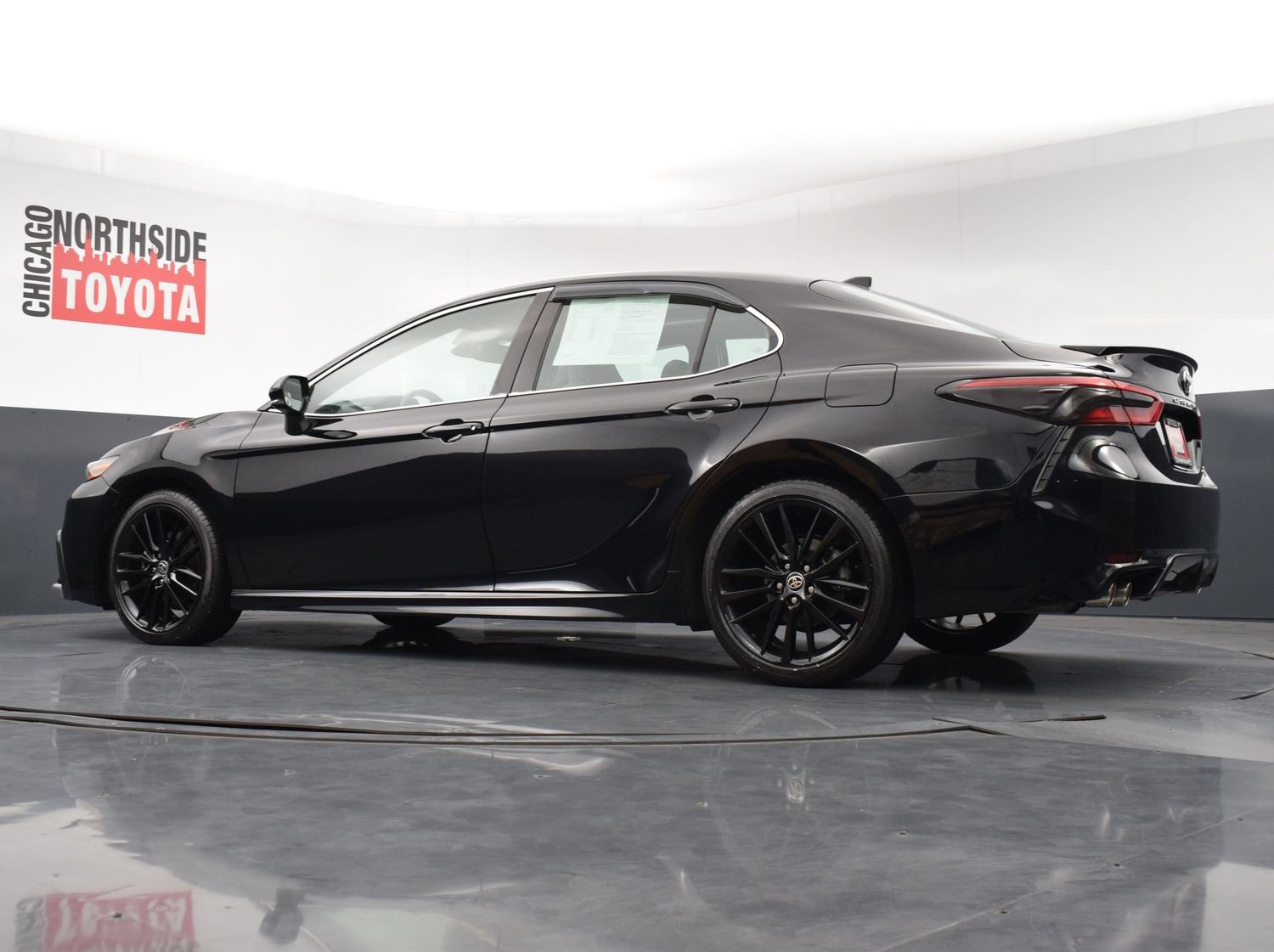 Used 2022 Toyota Camry XSE FWD image 29