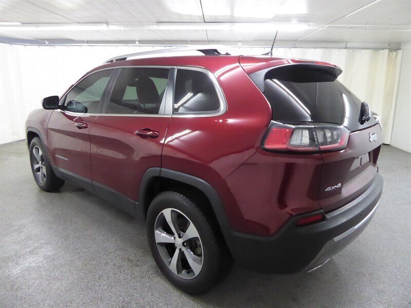 Used 2019 Jeep Cherokee Limited w/ Luxury Group AWD/4WD image 5