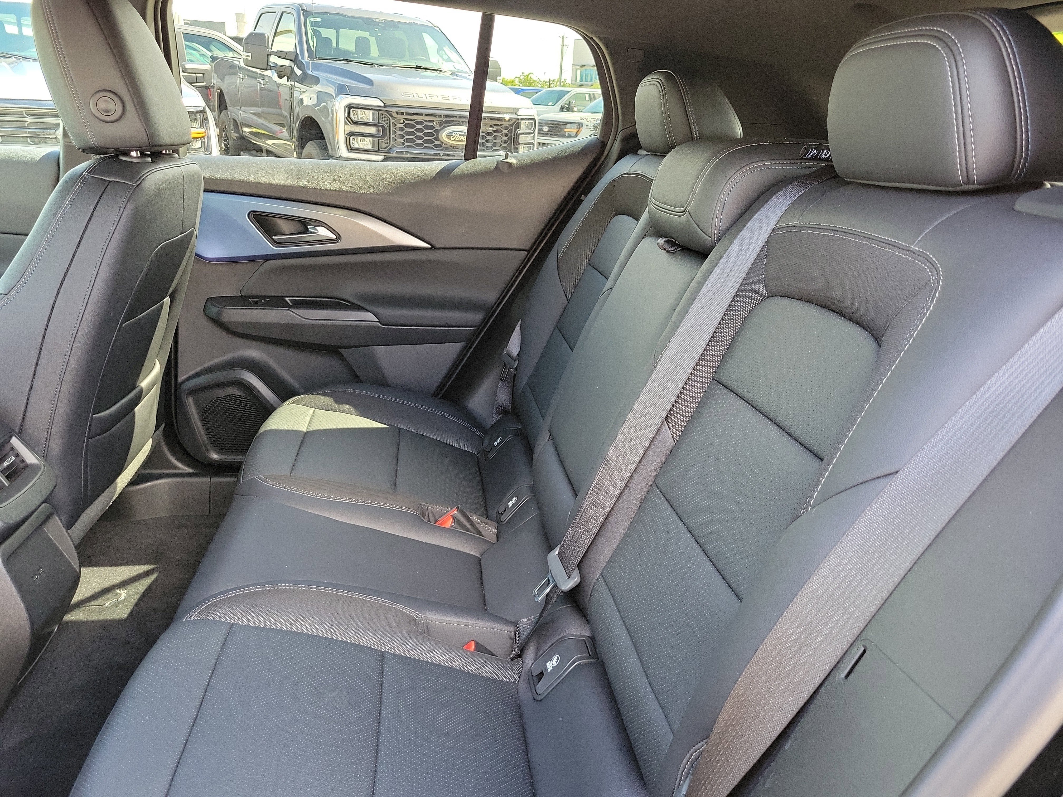 Used 2026 Chevrolet Equinox EV LT FWD image 14