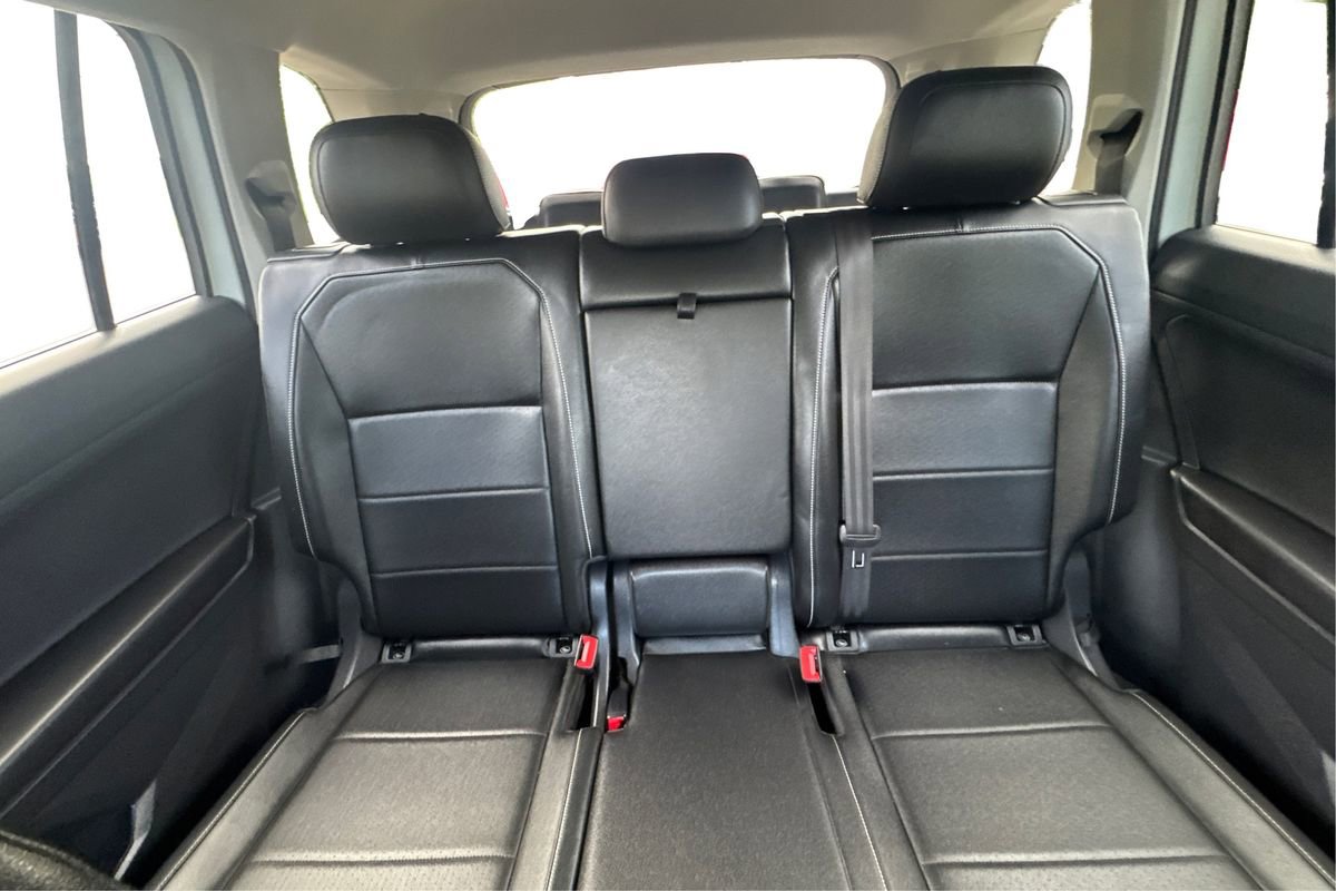 Used 2021 Volkswagen Tiguan SE FWD image 13