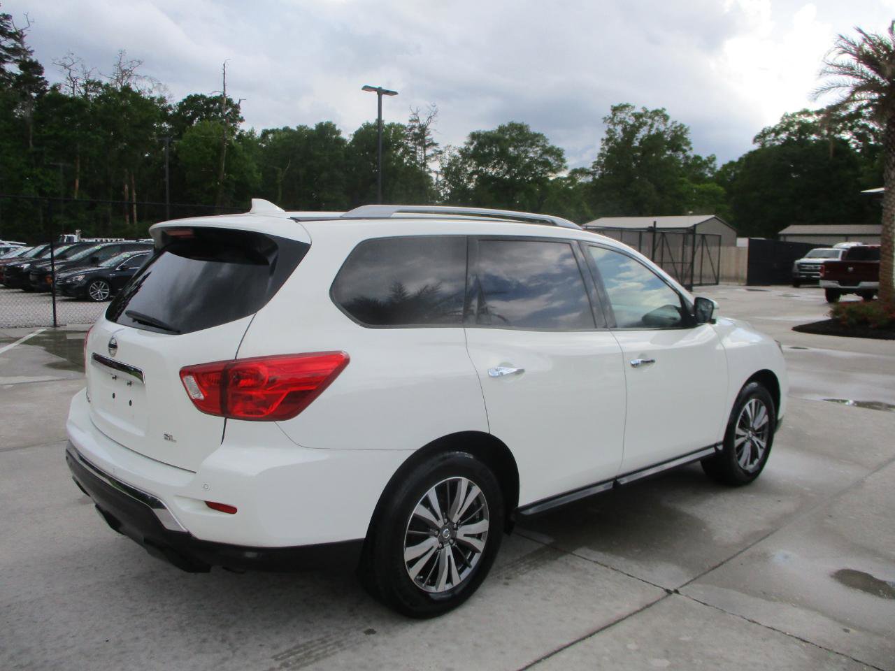Used 2019 Nissan Pathfinder SL image 7