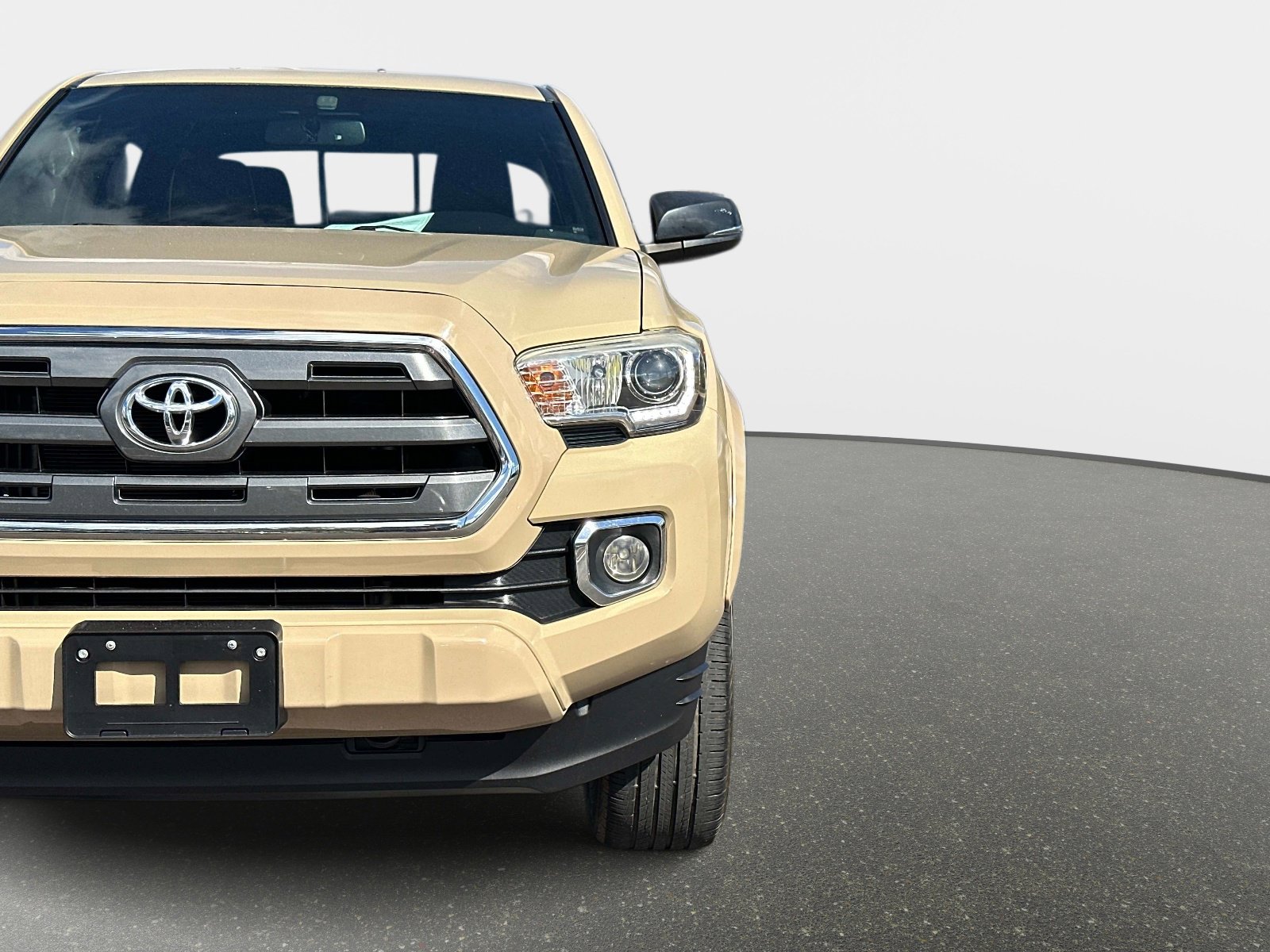Used 2017 Toyota Tacoma Limited image 9