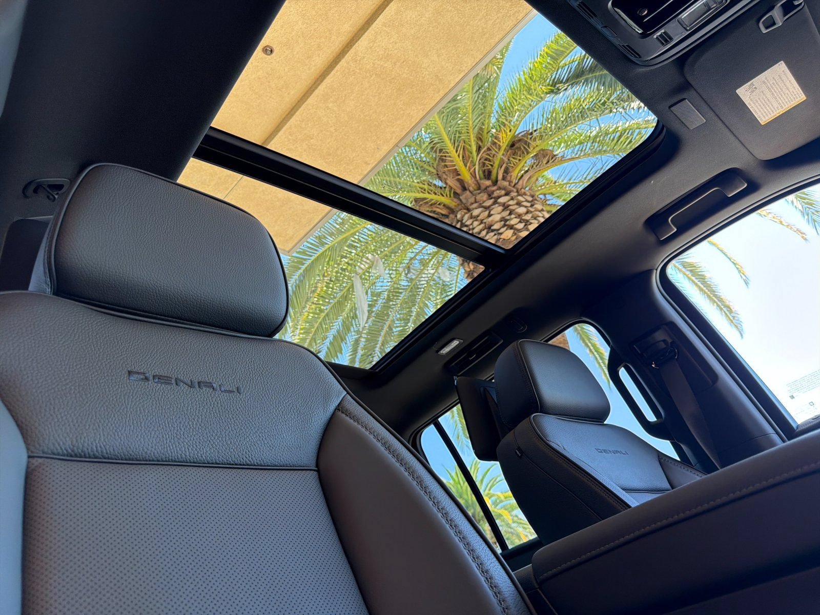New 2026 GMC Yukon XL Denali w/ Denali Reserve Package AWD/4WD image 19