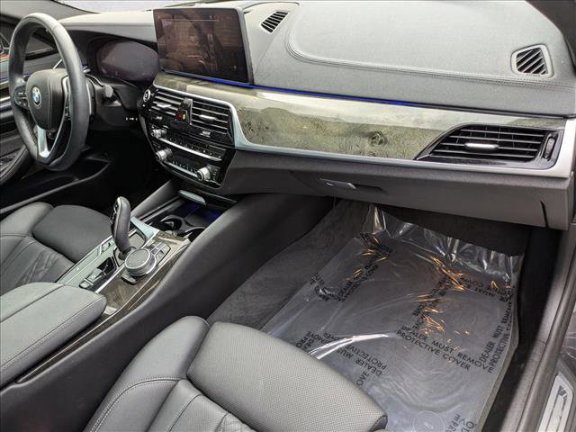Used 2022 BMW 530i w/ Premium Package image 30