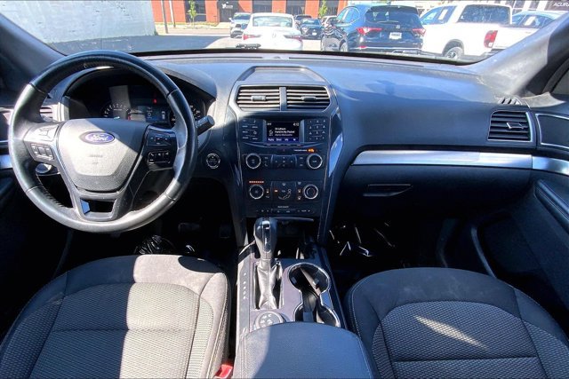 Used 2019 Ford Explorer XLT AWD/4WD image 15