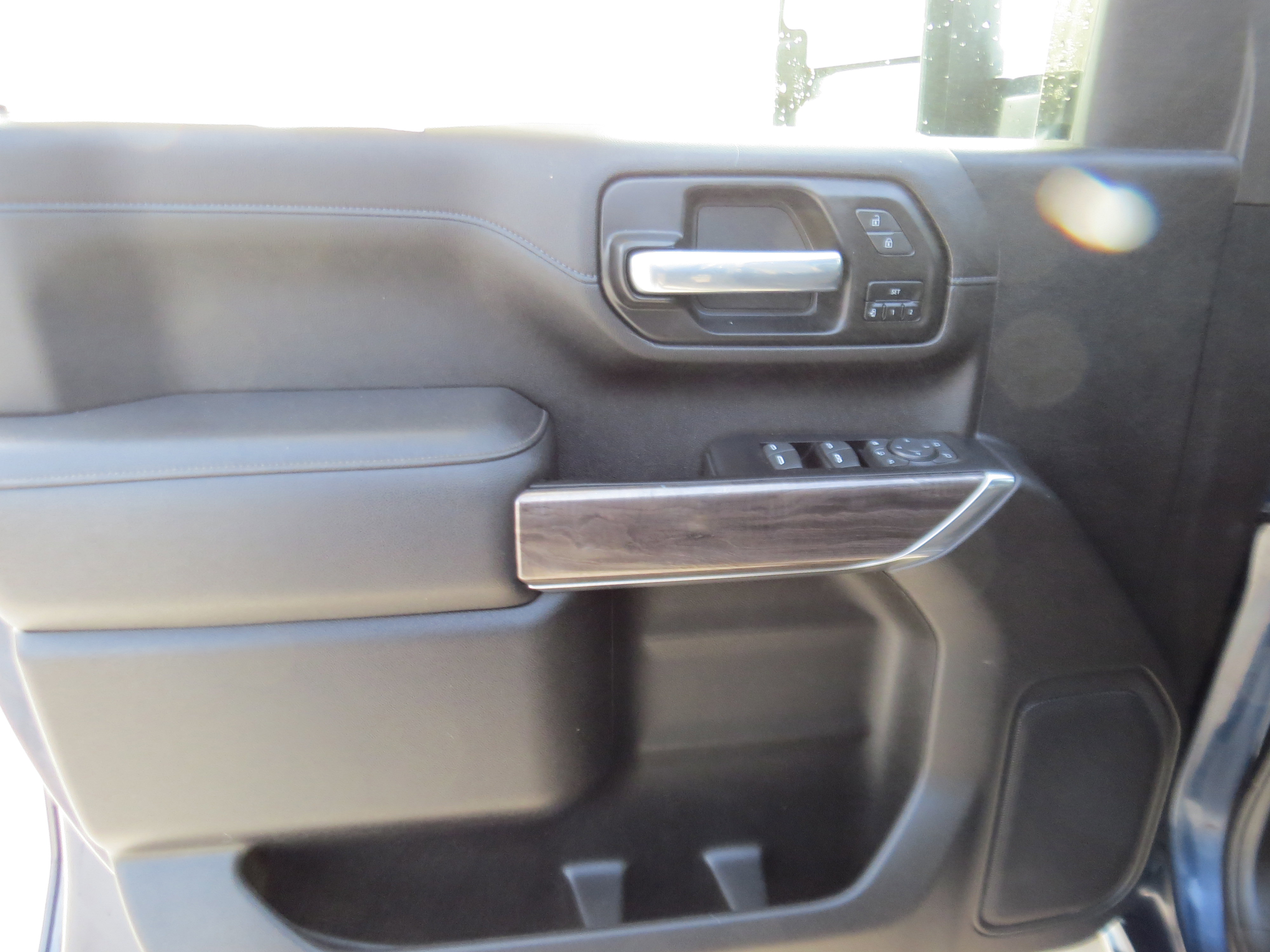 Used 2023 Chevrolet Silverado 2500 LTZ w/ LTZ Plus Package image 23