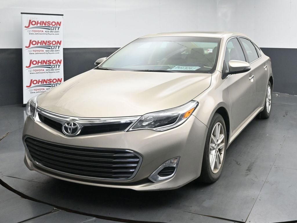Used 2015 Toyota Avalon XLE Premium w/ Preferred Accessory Package image 4