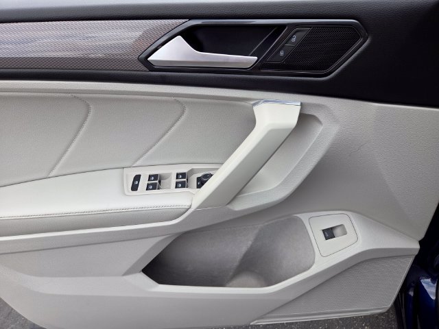 Used 2022 Volkswagen Tiguan SE FWD image 17