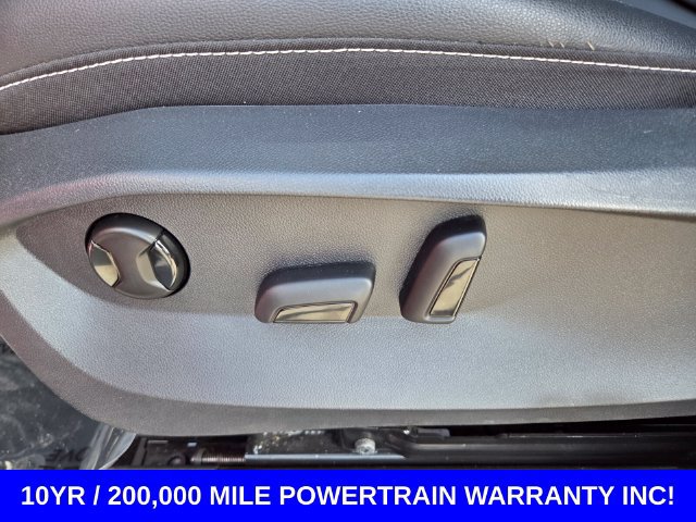 Used 2023 Volkswagen Taos SE w/ Panoramic Sunroof Package FWD image 10