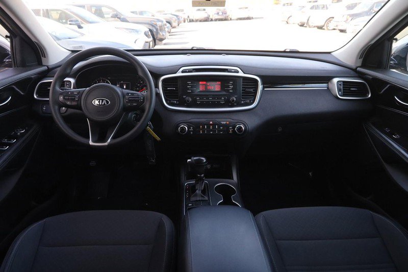 Used 2017 Kia Sorento L image 18