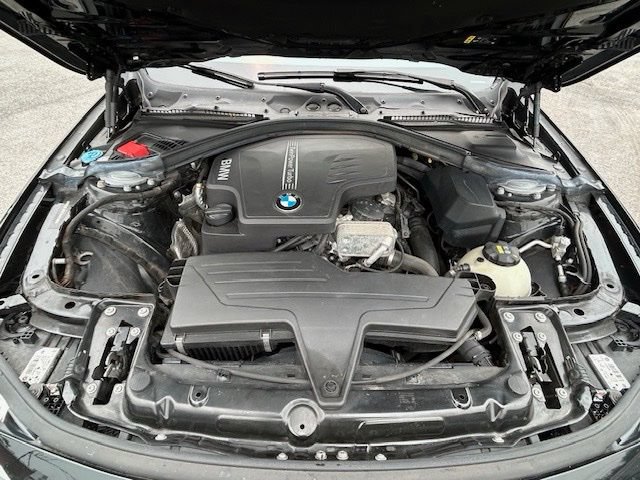 Used 2018 BMW 320i xDrive Sedan AWD/4WD image 9