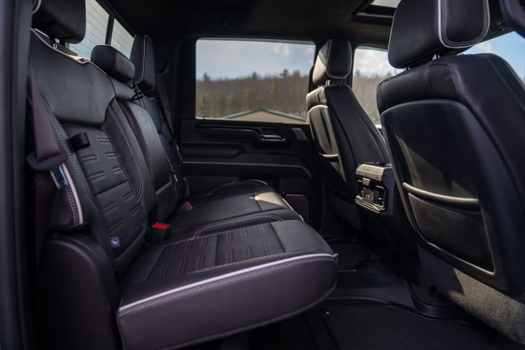 Used 2024 GMC Sierra 2500 AT4X image 19