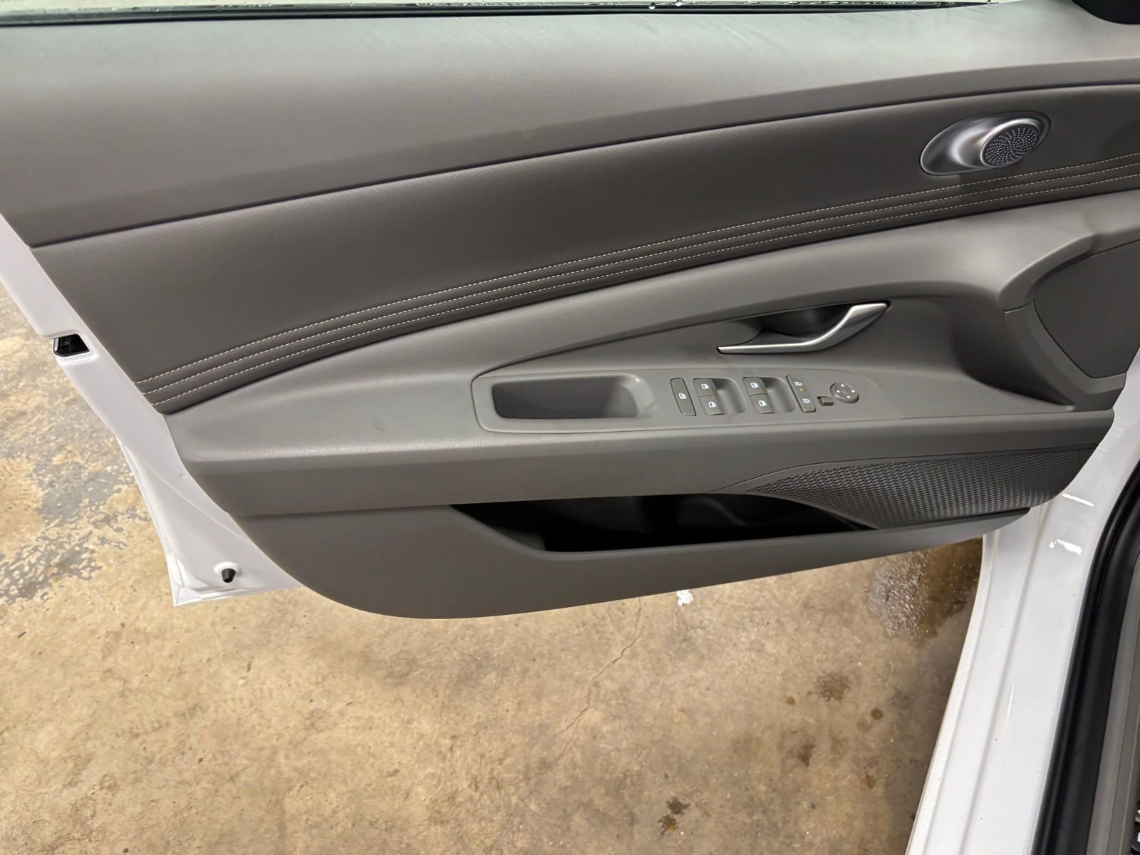 Certified 2024 Hyundai Elantra SEL w/ Convenience Package FWD image 17