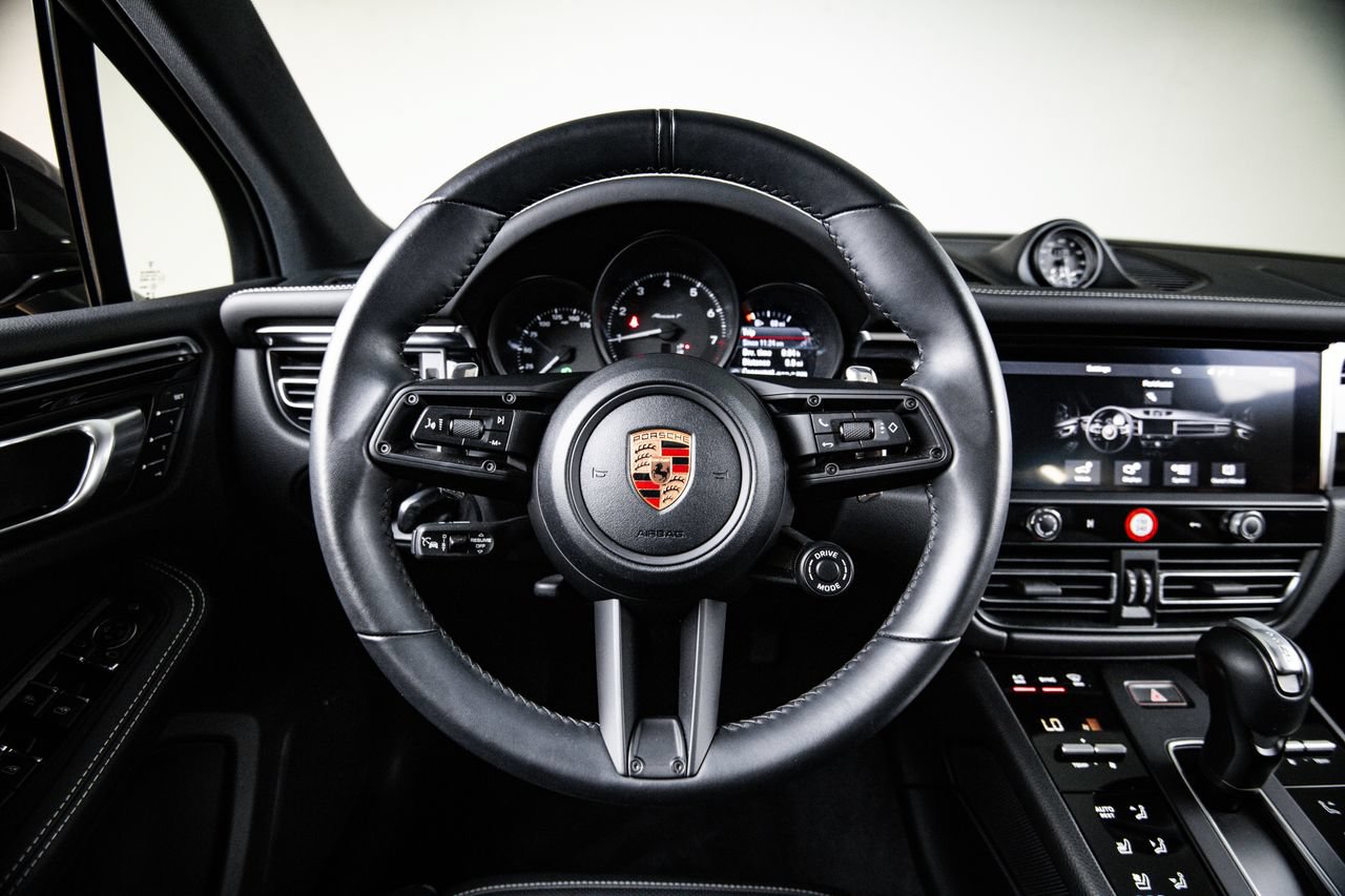 Certified 2023 Porsche Macan Turbo AWD/4WD image 26