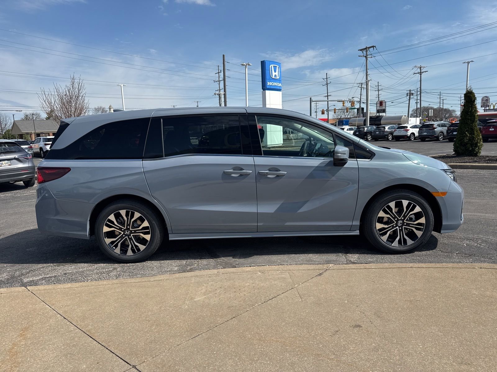 New 2026 Honda Odyssey Elite image 4