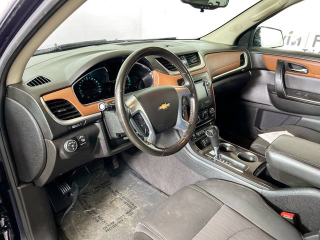Used 2015 Chevrolet Traverse LT w/ Style and Technology Package AWD/4WD image 3