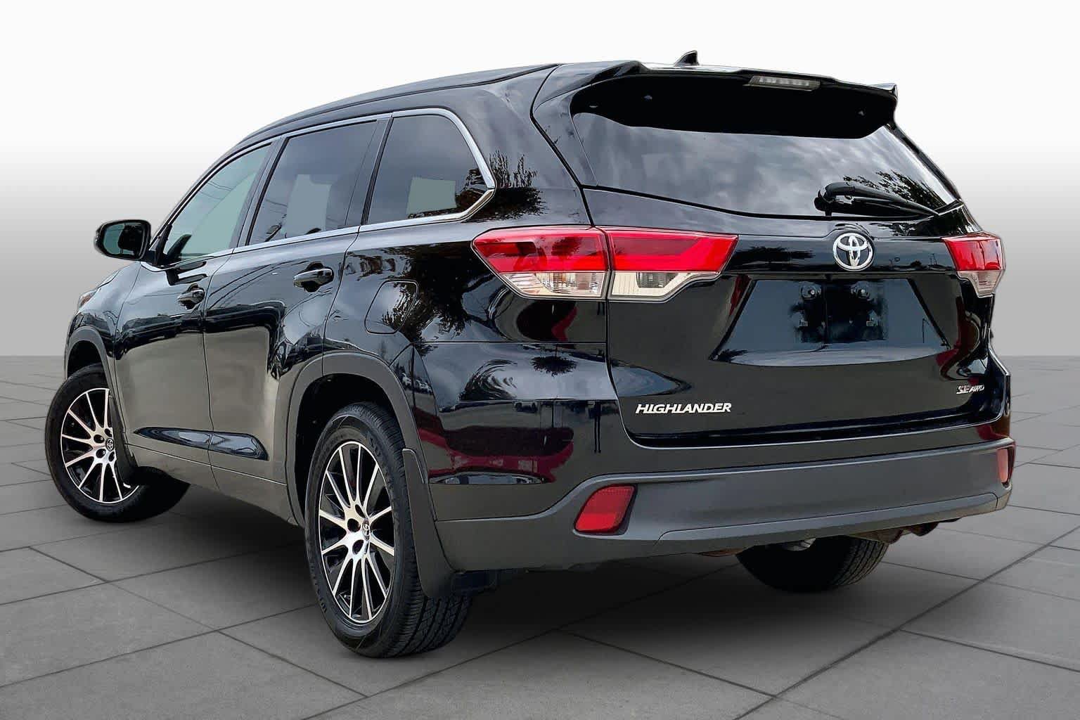 Used 2018 Toyota Highlander SE AWD/4WD image 12