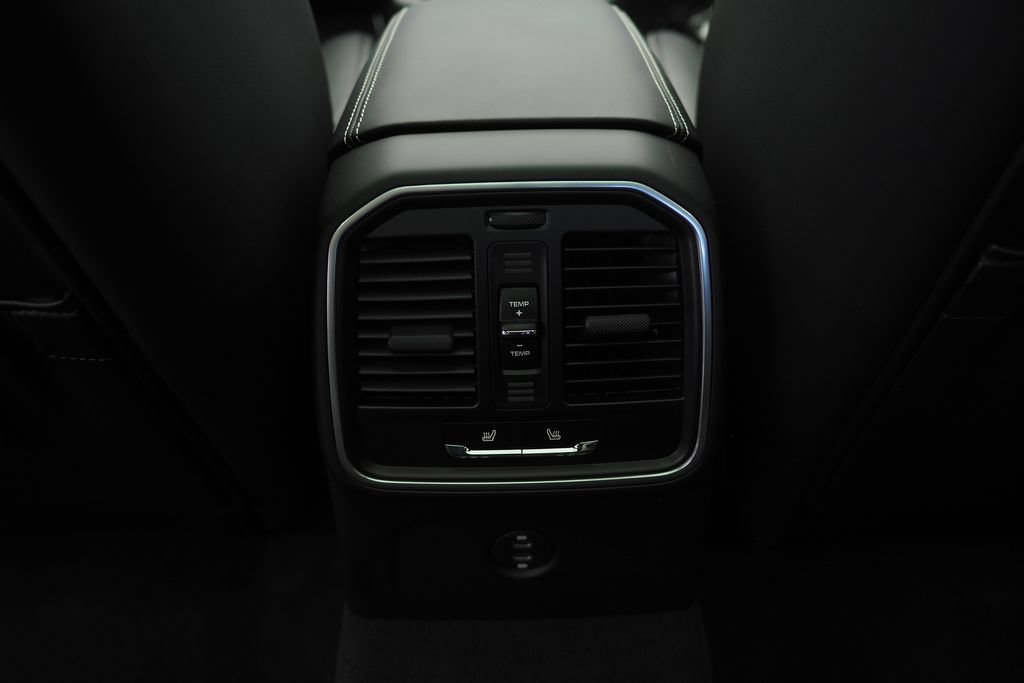 New 2026 Porsche Macan AWD/4WD image 25