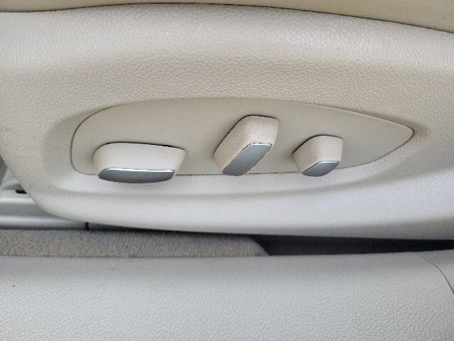 Used 2016 Cadillac XTS Premium FWD image 31