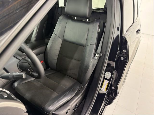 Used 2019 Jeep Grand Cherokee Altitude AWD/4WD image 13