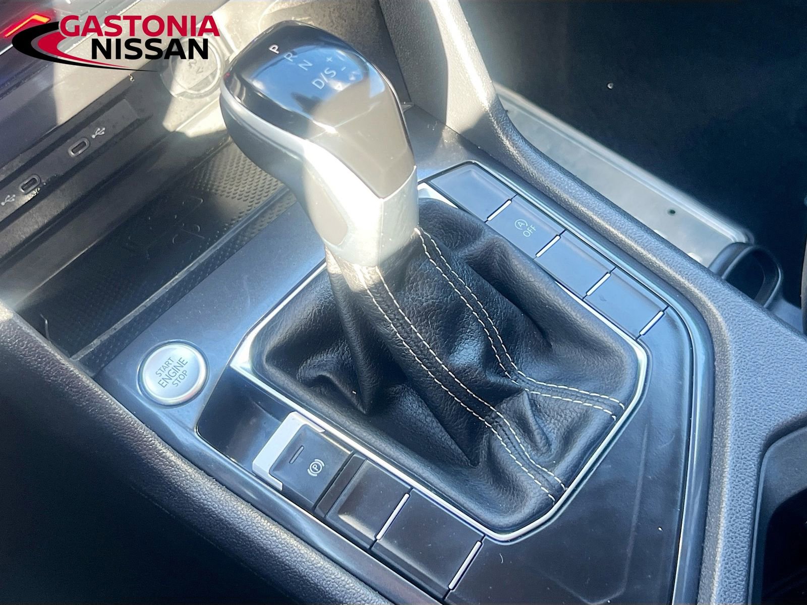 Used 2024 Volkswagen Tiguan SE image 21