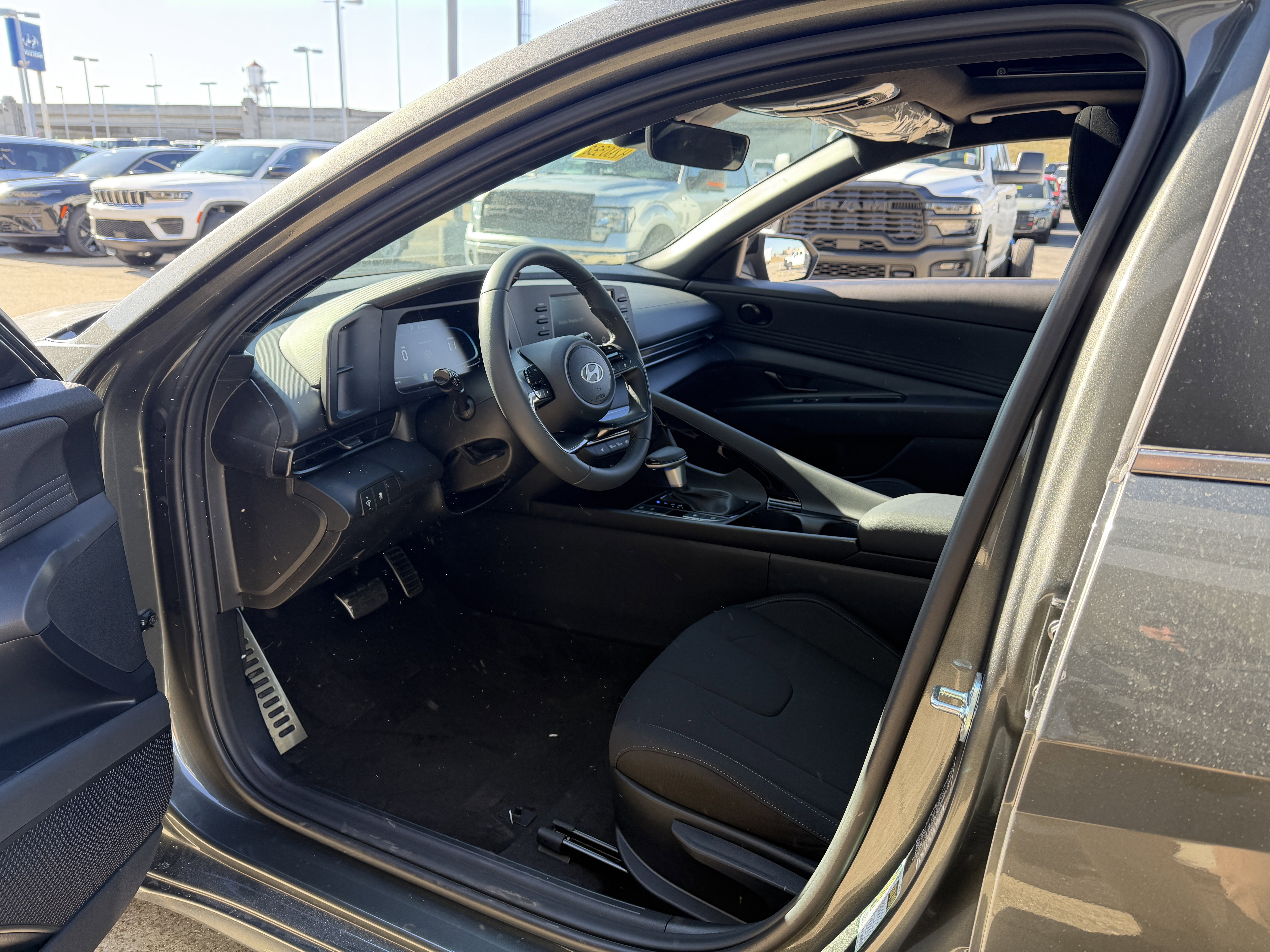 New 2026 Hyundai Elantra SEL Sport FWD image 22