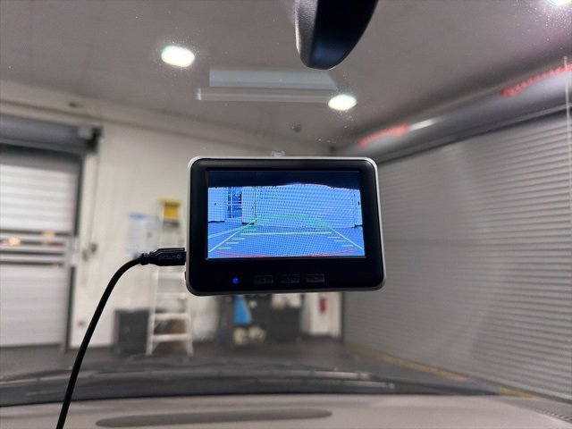 Used 2003 Chrysler Town & Country Limited image 21