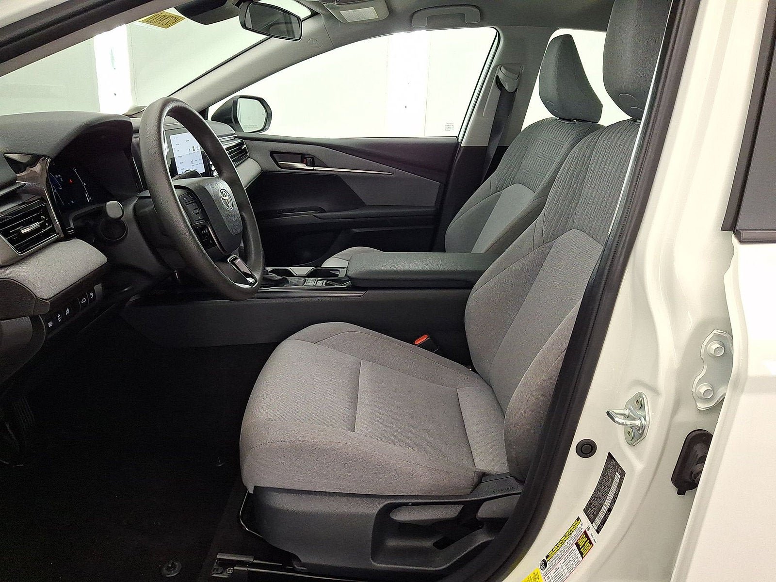Used 2025 Toyota Camry LE FWD image 3