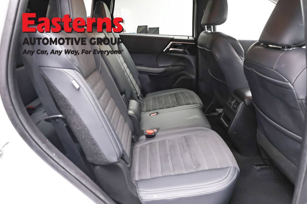 Used 2024 Mitsubishi Outlander SE AWD/4WD image 22