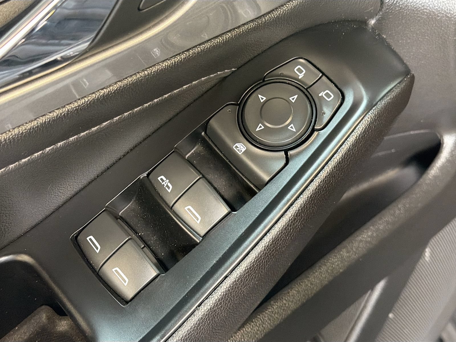 Used 2024 Chevrolet Traverse LT AWD/4WD image 17