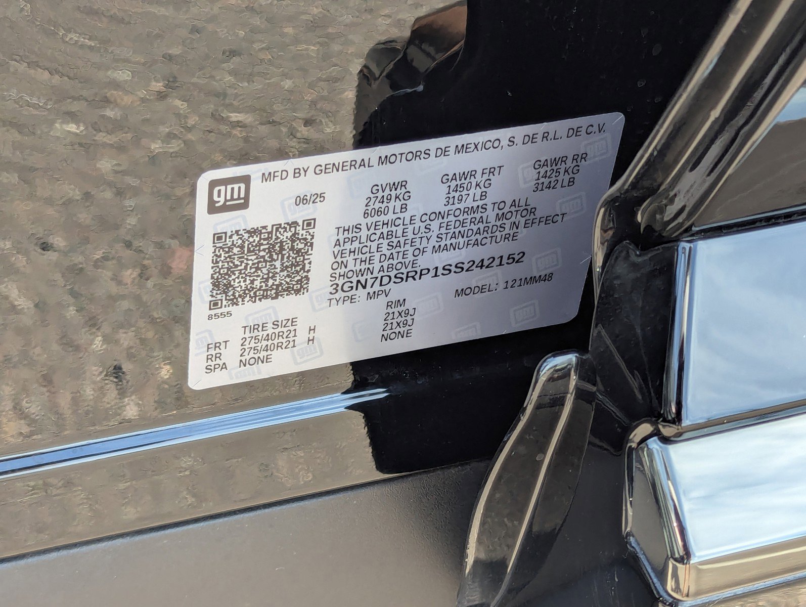 Certified 2025 Chevrolet Equinox EV RS image 32