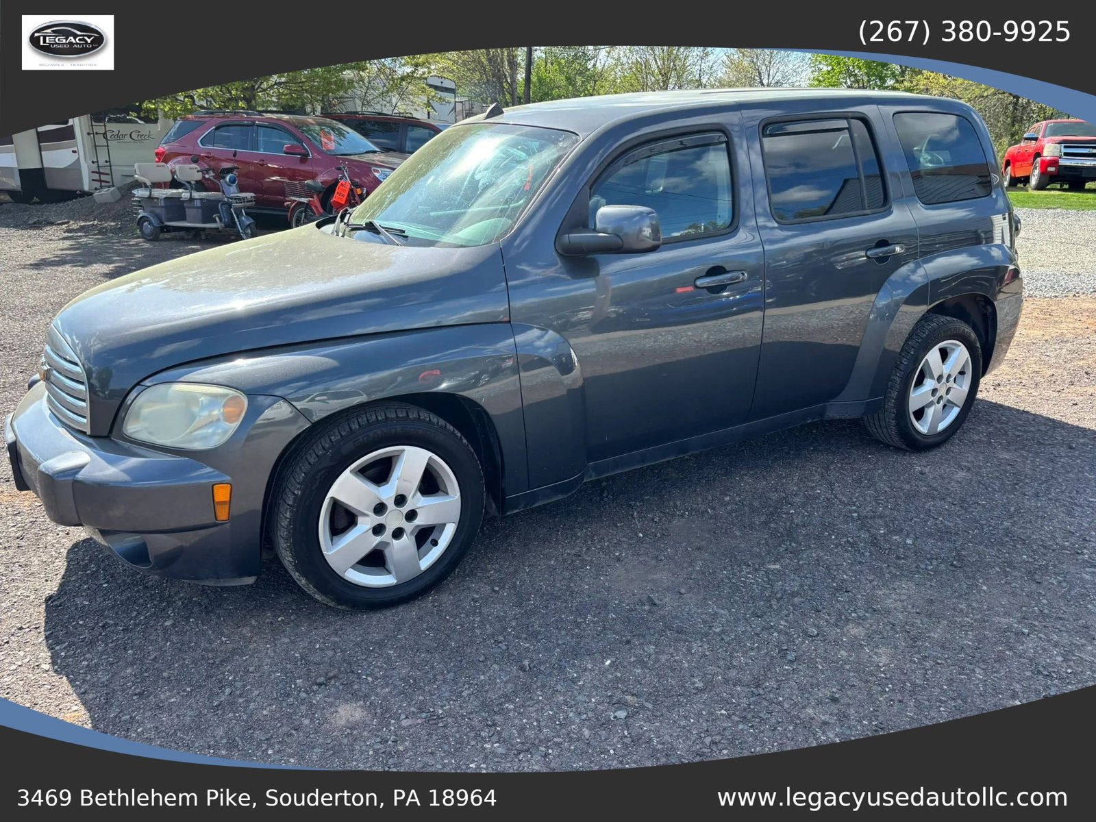 Used 2011 Chevrolet HHR LT image 2