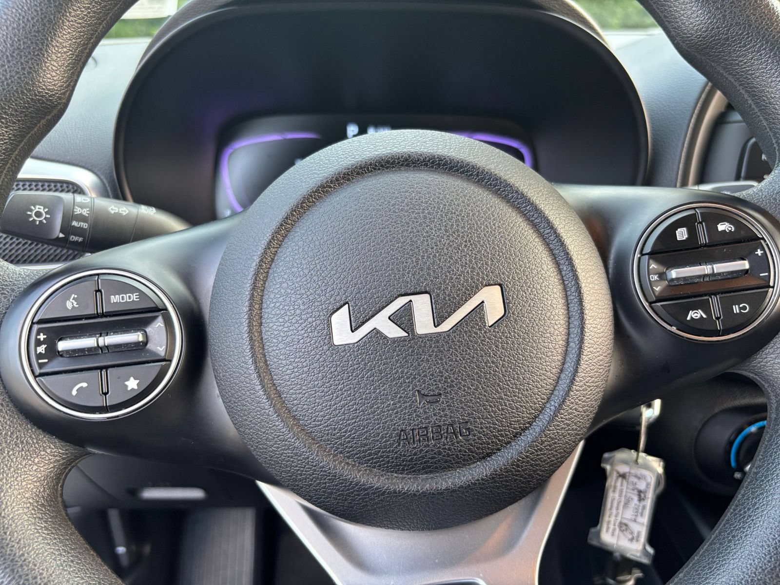 Used 2025 Kia Soul LX w/ LX Technology Package FWD image 25
