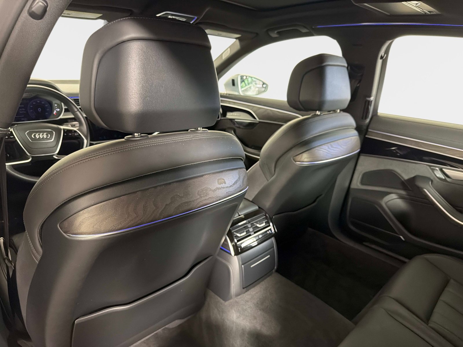 Used 2023 Audi A8 L 3.0T w/ Comfort Plus Package AWD/4WD image 33