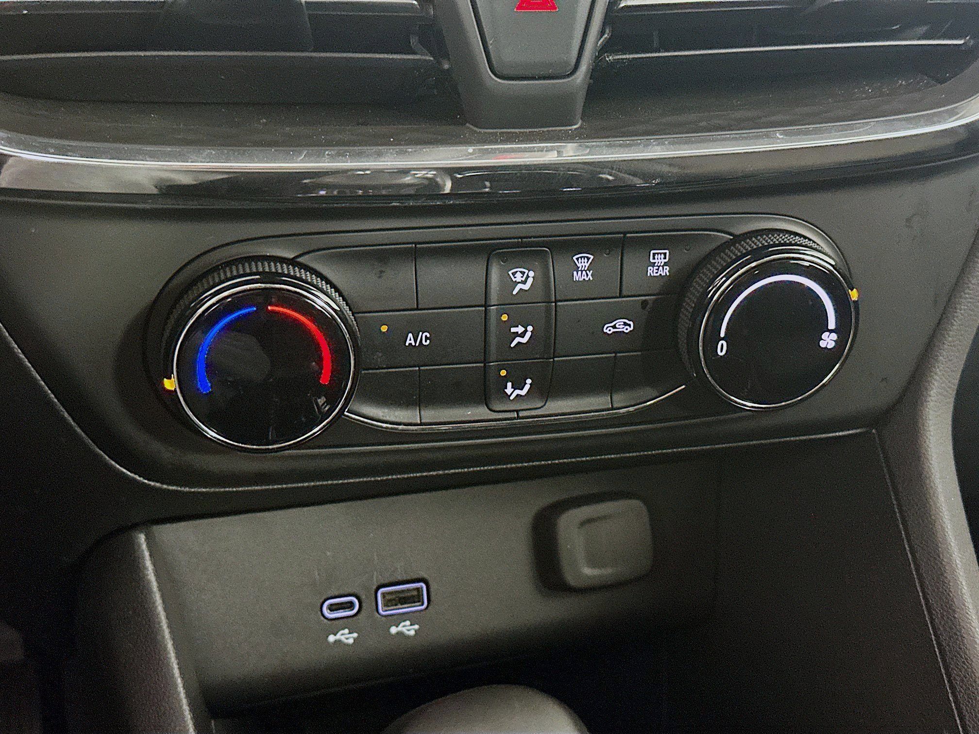 Used 2025 Buick Encore GX Preferred FWD image 23