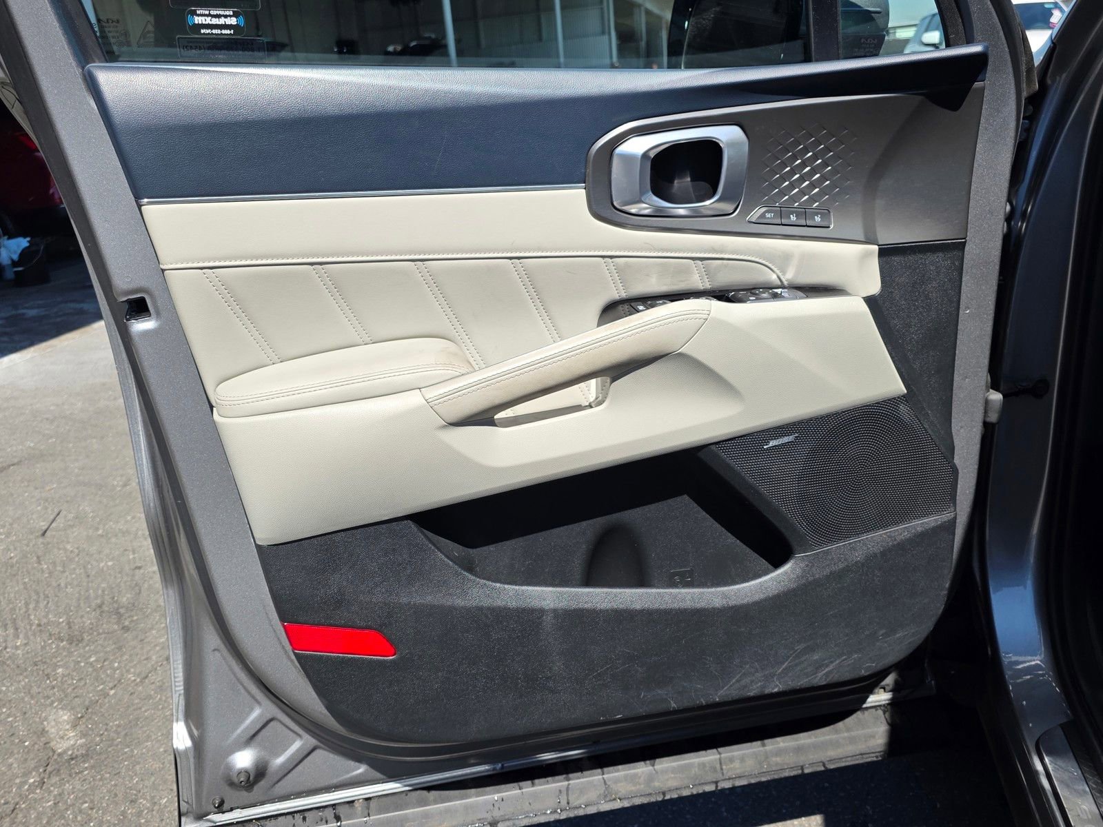 Used 2023 Kia Sorento SX Prestige image 18