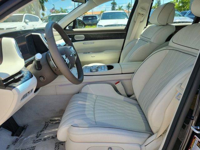 Used 2025 Genesis G90 3.5T image 17