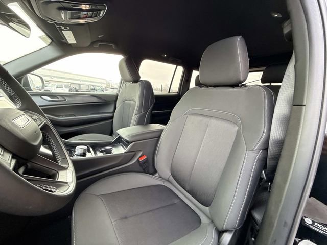 New 2026 Jeep Grand Cherokee Laredo image 6