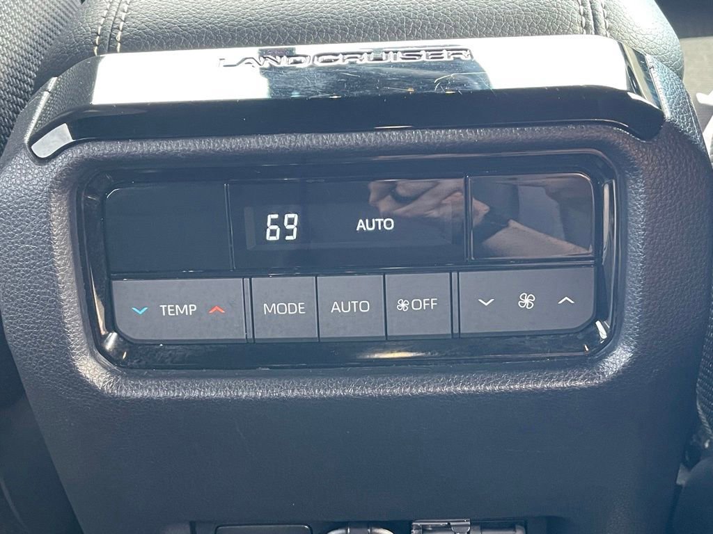 Used 2025 Toyota Land Cruiser image 20