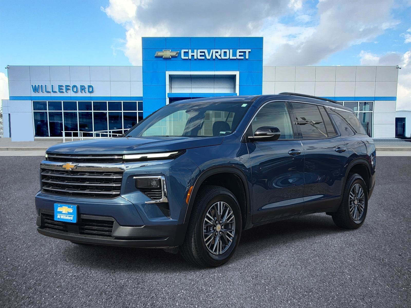 Used 2026 Chevrolet Traverse LT AWD/4WD image 1