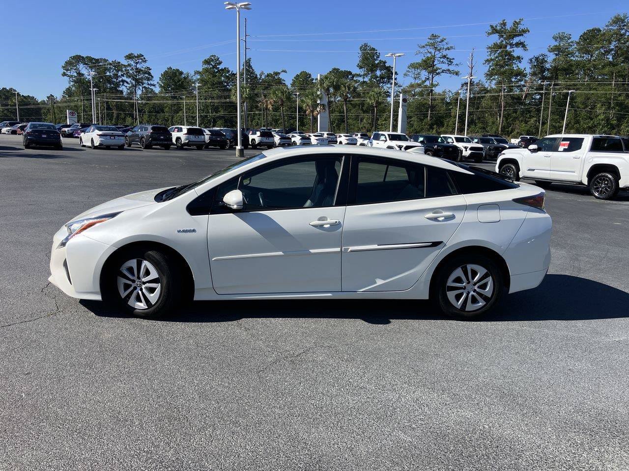 Certified 2017 Toyota Prius Four w/ Advanced Technology Package FWD image 2