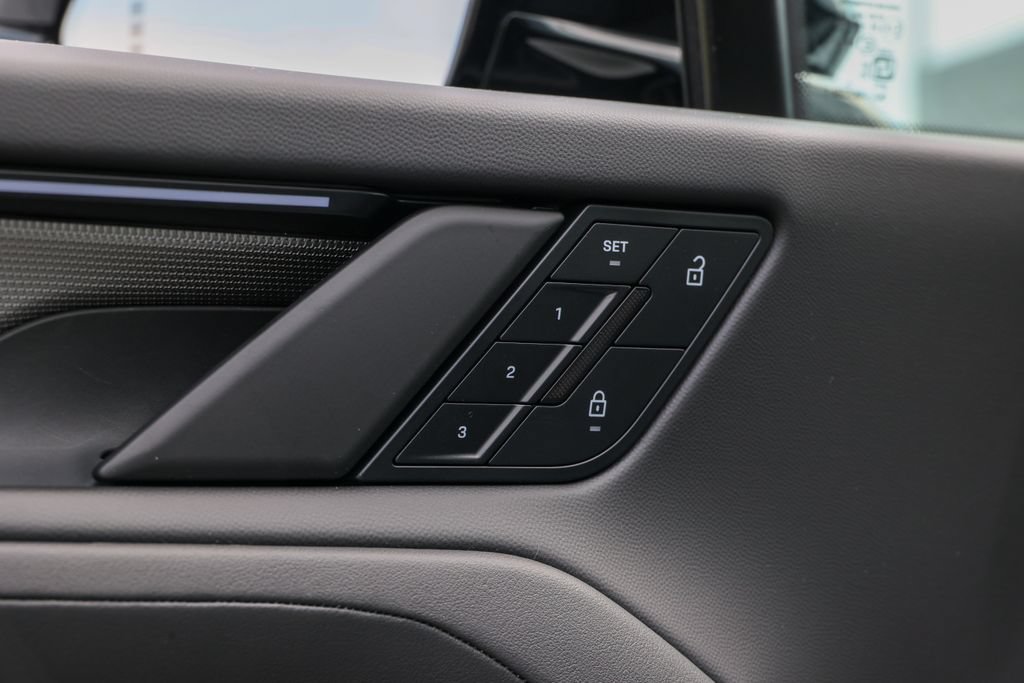 New 2026 Porsche Cayenne Electric AWD/4WD image 10