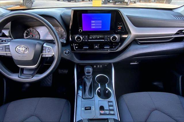 Certified 2023 Toyota Highlander L image 14