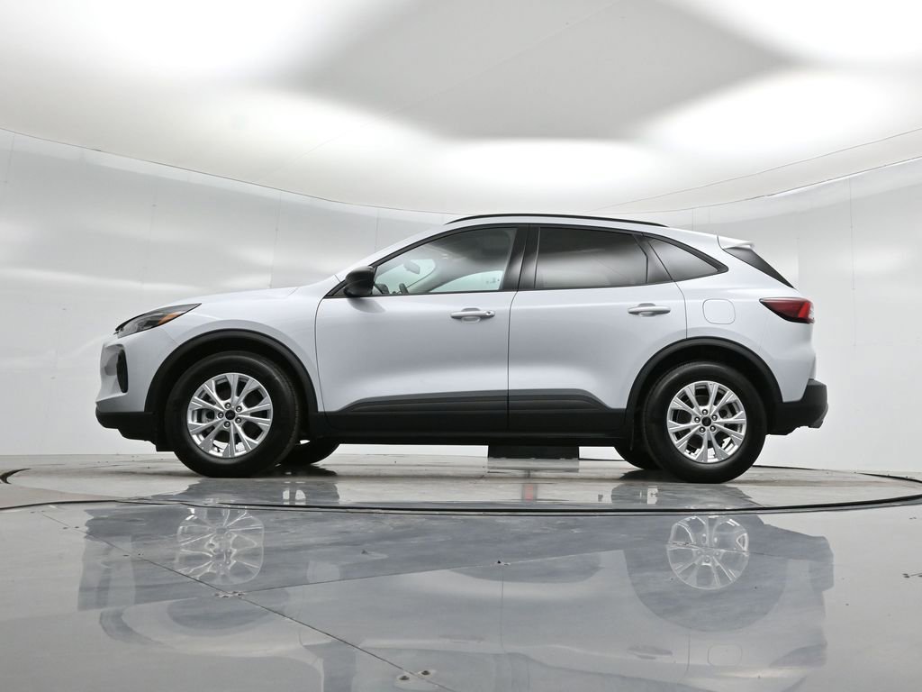 Certified 2025 Ford Escape Active image 8