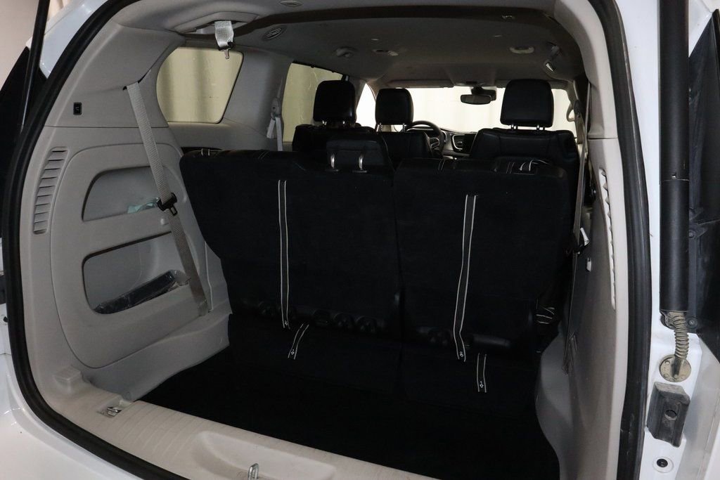 Used 2024 Chrysler Pacifica Touring-L image 15