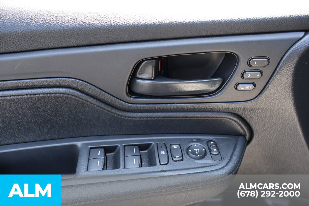 Used 2025 Honda Odyssey EX-L image 11